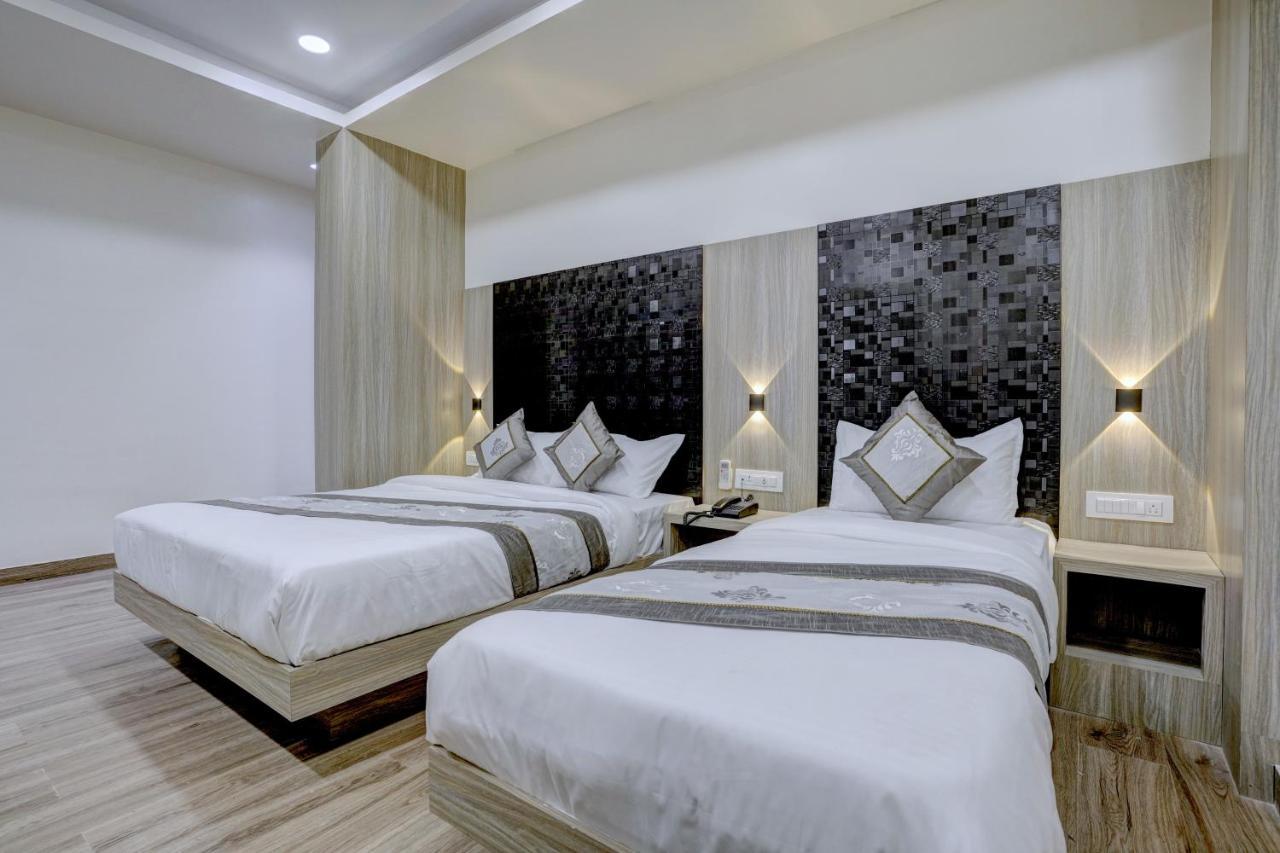 Hotel Arts International Mumbai Exteriör bild