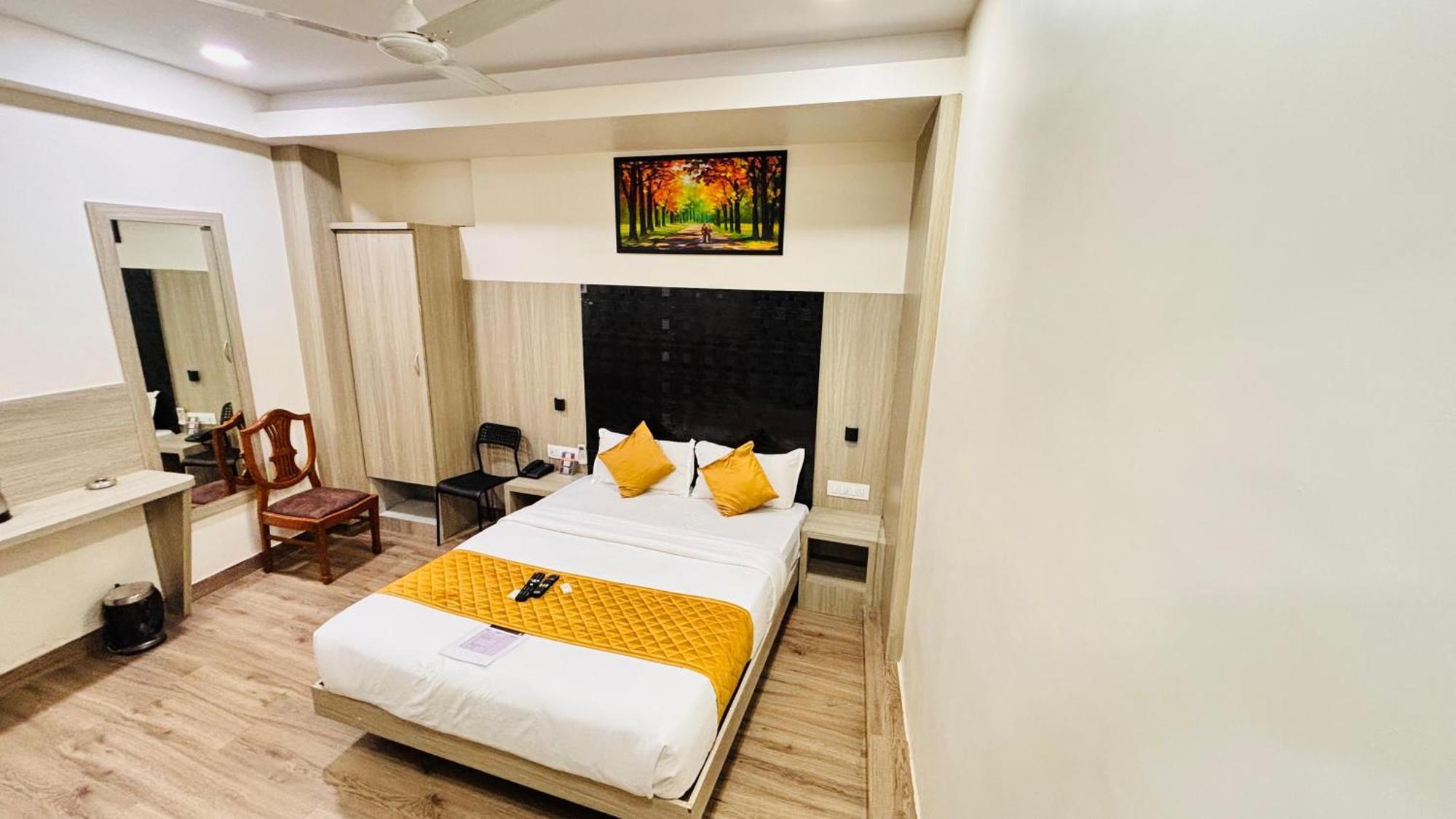 Hotel Arts International Mumbai Exteriör bild