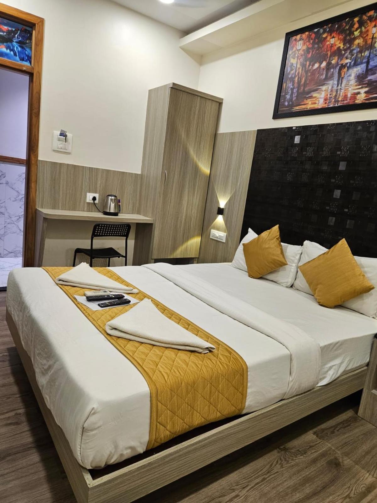 Hotel Arts International Mumbai Exteriör bild